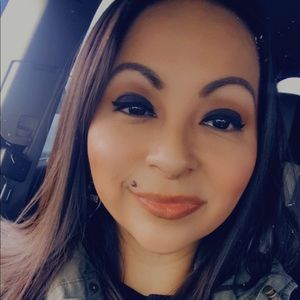 Meet your Posher, Michelle (Mika 💜)